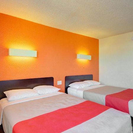 Economy Hotel Plus Oklahoma Stadt Exterior foto