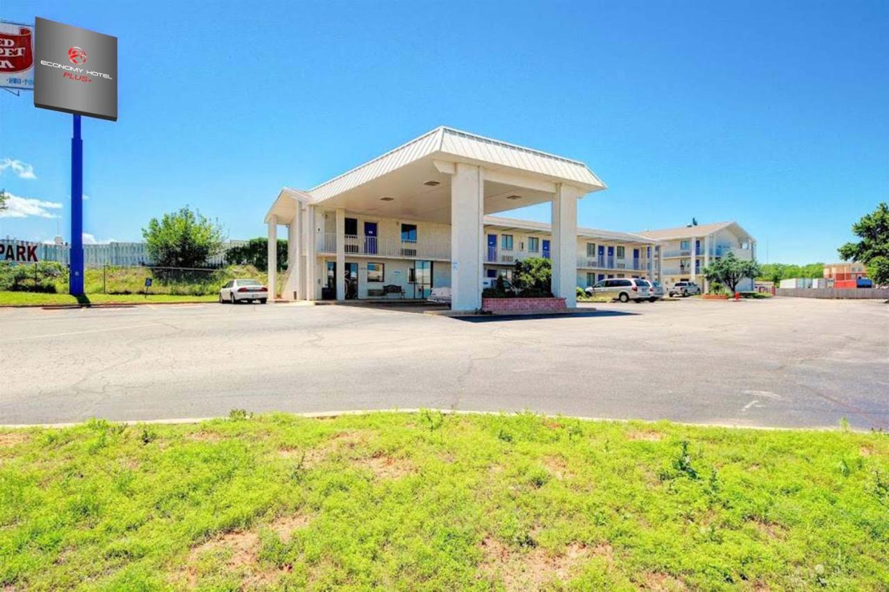 Economy Hotel Plus Oklahoma Stadt Exterior foto